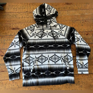 Massive Outdoor Fleece Pullover Hoodie‎ Size M
Mens Tribal Southwest Print